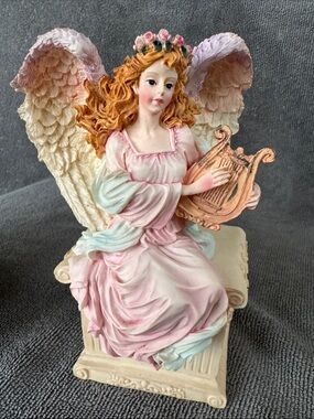 Angel Harp Music Box, look alike Seraphim Angel. Perfect Condition